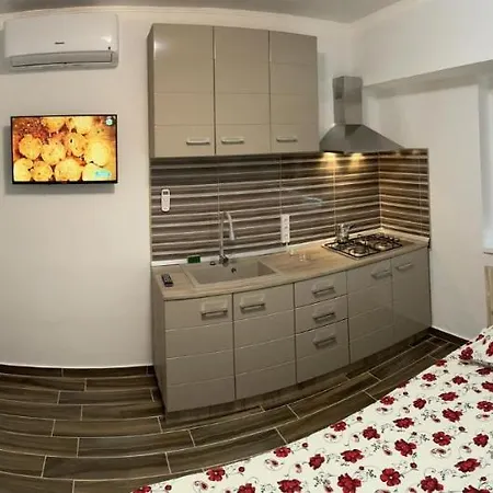 Garsoniera La Malul Marii *